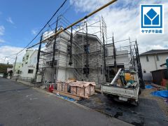スーパーやコンビニなども近く周辺環境充実。快適でゆとりのある生活空間で新生活を始めましょう^^