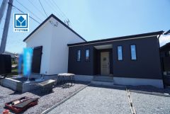 角地＾＾生活がワンフロアで完結、平屋建て。JR「田代」駅(自転車4分/1ｋｍ)