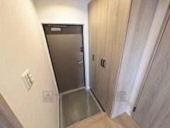 ご家族の靴をスッキリと片付けられるシューズボックス付きの玄関です＾＾スッキリと片付いた玄関は気持ちがいいです。 