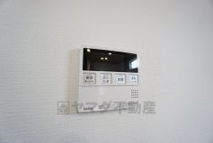 おいだき機能つきなのでお風呂に入る時間が異なるご家庭には嬉しいですね。ボタン一つで快適で便利な生活が＾＾