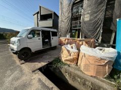 駐車スペースはゆとりある2台分を確保。マイカー用に、お客さま用に、余裕を持ってご利用いただけます。