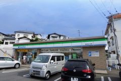 ファミリーマート　春日白水ヶ丘