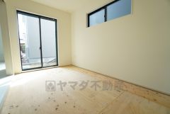 リビング隣には、5帖の和室でホッとできる和室を用意。客間としてはもちろん、お子様のお昼寝スペースや書斎としても活躍してくれそうです＾＾