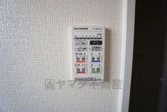 浴室暖房乾燥機には、暖房、乾燥、涼風、換気の4つの機能が付いています。