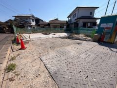 駐車スペースはゆとりある2台分を確保。マイカー用に、お客さま用に、余裕を持ってご利用いただけます。