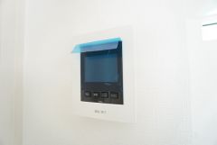 防犯性、セキュリティ対策に安心できるテレビモニター付きインターフォンです。セールスマン対策にもなり安心できます。