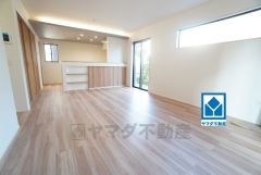 家族が集まる開放的なリビング。思い思いの時間を過ごしたり食事をしたり、素敵な団らんの場になりますね＾＾