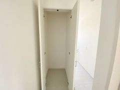 2階ホールに収納スペース完備＾＾共有スペースにあるので、非常時にもすぐ取り出せる防災グッズや備蓄品の収納などにおススメ＾＾