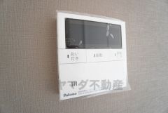 おいだき機能つきなのでお風呂に入る時間が異なるご家庭には嬉しいですね。ボタン一つで快適で便利な生活が＾＾