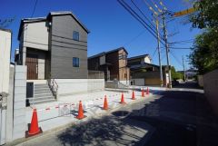 前面道路は西側約4ｍに面しています＾＾