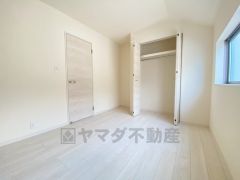 全居室収納スペース付き。