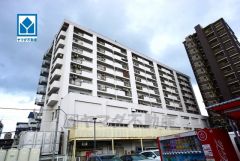 スーパー、コンビニ、ドラッグストア、小学校、公園まで徒歩8分圏内。