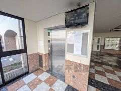 エレベーター付き。お荷物が多い時も安心です＾＾