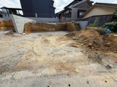 駐車スペースはゆとりある3台分を確保。マイカー用に、お客さま用に、余裕を持ってご利用いただけます＾＾