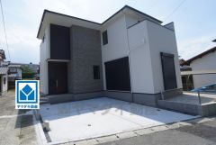 西鉄「二日市」駅(自転車6分/1.2ｋｍ)＾＾西鉄バス「星ヶ丘入口」歩5分＾＾博多駅・西鉄二日市駅行き＾＾閑静な住宅地＾＾