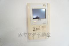 防犯はもちろん、セールスマン対策にもなるモニター付きインターホンです。お子さん1人での留守番時にも活躍しそうです。