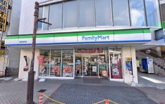 ファミリーマート　春日原駅前