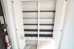 ご家族の靴をスッキリと片付けられるシューズボックス付きの玄関です＾＾