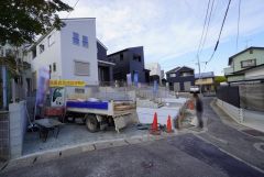 コンビニ、スーパー徒歩約11分圏内。周辺環境充実しています＾＾ 西鉄バス「月隈団地」停徒歩約8分。