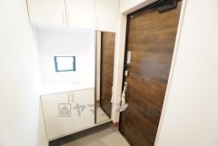 ご家族の靴をスッキリと片付けられるシューズボックス付きの玄関です＾＾スッキリと片付いた玄関は気持ちがいいです。