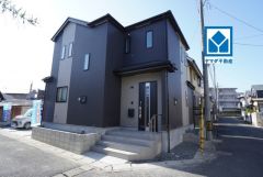 開放感のある角地＾＾スーパー、コンビニ、ドラッグストアまで徒歩約6分圏内＾＾周辺環境充実しています＾＾