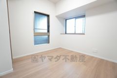 家具を選ばないナチュラルなフローリングとシンプルなクロスです＾＾