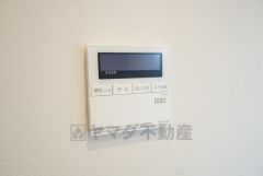 おいだき機能つきなのでお風呂に入る時間が異なるご家庭には嬉しいですね。ボタン一つで快適で便利な生活が＾＾