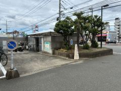 スーパーやコンビニなども近く周辺環境充実の立地。快適でゆとりのある生活空間で新生活を始めましょう^^