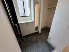 玄関にはシューズボックスも付いています＾＾収納量充実＾＾