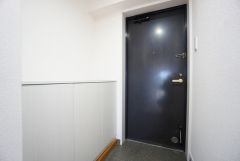 ご家族の靴をスッキリと片付けられるシューズボックス付きの玄関です＾＾スッキリと片付いた玄関は気持ちがいいです。