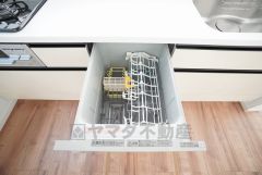 炊事時間を大幅に短縮できる食器洗浄乾燥機付き＾＾食器を洗う手間が減るので家族とのコミュニケーションの時間や自分の時間が増えますね。