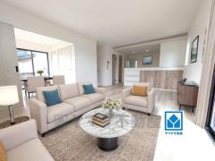 18帖。家族が集まる開放的なリビング。思い思いの時間を過ごしたり食事をしたり、素敵な団らんの場になりますね。家具はCGによるイメージ画像