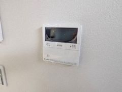 おいだき機能つきなのでお風呂に入る時間が異なるご家庭には嬉しいですね。ボタン一つで快適で便利な生活が＾＾