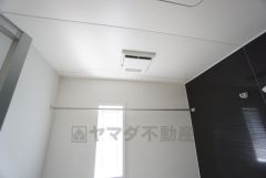 浴室暖房乾燥機付きなので梅雨時期などのお洗濯に便利ですね＾＾