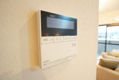 おいだき機能つきなのでお風呂に入る時間が異なるご家庭には嬉しいですね。ボタン一つで快適で便利な生活が＾＾