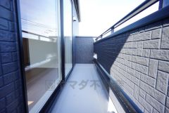 陽当たりの良いバルコニーです。お洗濯やお布団干しはもちろん、日光浴スペースにも＾＾足元は防水工事施工済です。