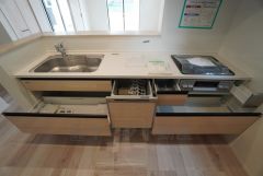 収納豊富なキッチン＾＾食洗機付きです＾＾