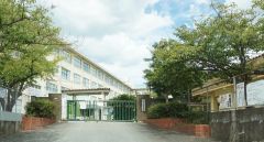 鶴田小学校