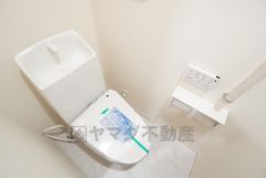 1階2階の2ヶ所にトイレがありますので、忙しい朝にも家族に気を使わず、ゆとりが生まれますね＾＾