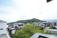 2階バルコニーからの眺望です。回りに高い建物もなく、眺望、陽当たり、風通し良好です＾＾