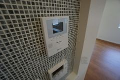 防犯性、セキュリティー対策に安心できるテレビモニター付きインターフォンです。セールスマン対策にもなり安心できます。