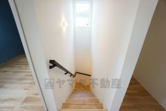 リビング階段は顔を合わせる時間が増えるので、ご家族とのコミュニケーションがとりやすく距離がグッと縮まりそうですね＾＾