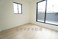 家具を選ばないナチュラルなフローリングとシンプルなクロスです＾＾