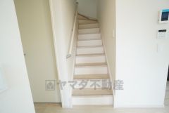 リビング階段は顔を合わせる時間が増えるので、ご家族とのコミュニケーションがとりやすく距離がグッと縮まりそうですね＾＾ 