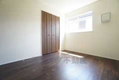 住む人のこだわりを活かす洋室＾＾広めのクローゼットもあり荷物もすっきり片付けられ、ゆとりのある暮らしが出来ます＾＾