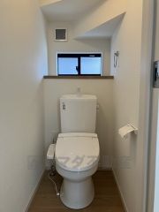 トイレは1階と2階それぞれに設けられています。