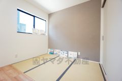 リビングの横には約3帖のタタミコーナーが設けられています＾＾