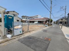 前面道路含む現地写真。