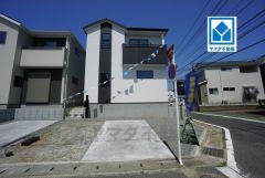 角地＾＾西鉄バス「中尾二丁目」歩4分＾＾大橋天神・博多駅など多方面行。歩6分圏にマルキョウ＆コンビニ3種＆郵便局＆銀行など周辺環境充実＾＾