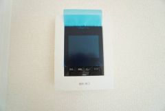 防犯性、セキュリティ対策に安心できるテレビモニター付きインターフォンです。セールスマン対策にもなり安心できます。